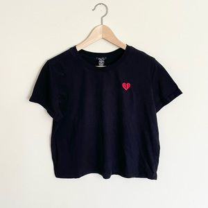 Rue21 Heartbreak Embroidered Black Cropped Tee Top Women’s size XL